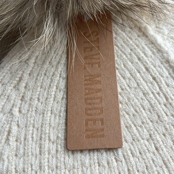 💎 HOST PICK 💎 REAL FUR POM TOQUE - Picture 2 of 4